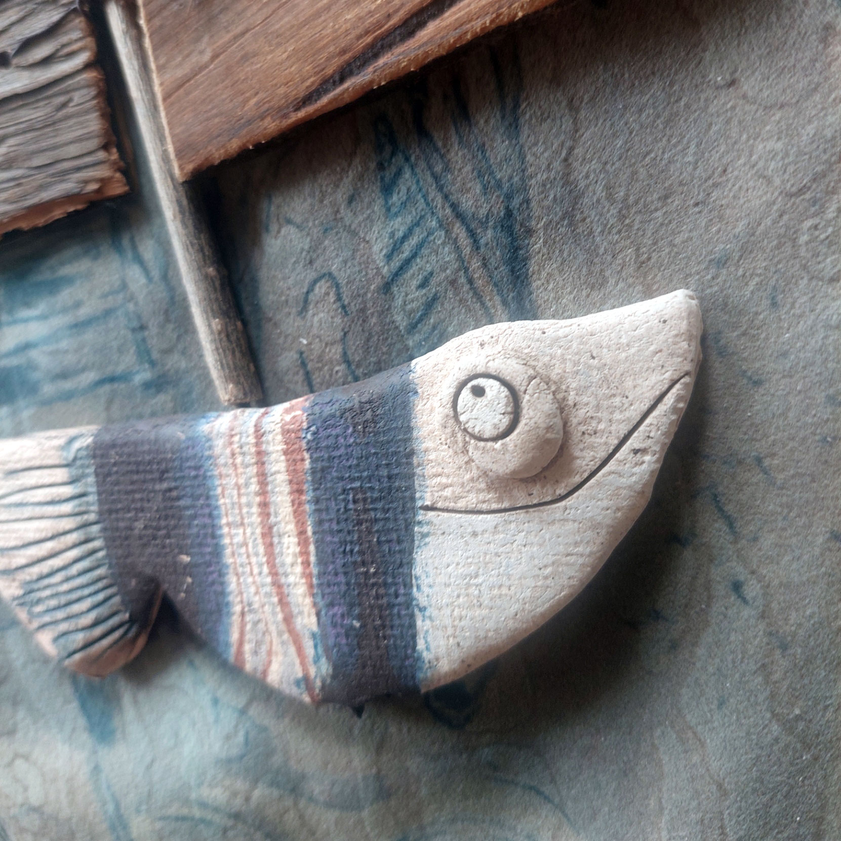"Segelfisch" - maritime Deko - Altholz und Keramik – Unikat im Coastal-Look – Bild 3